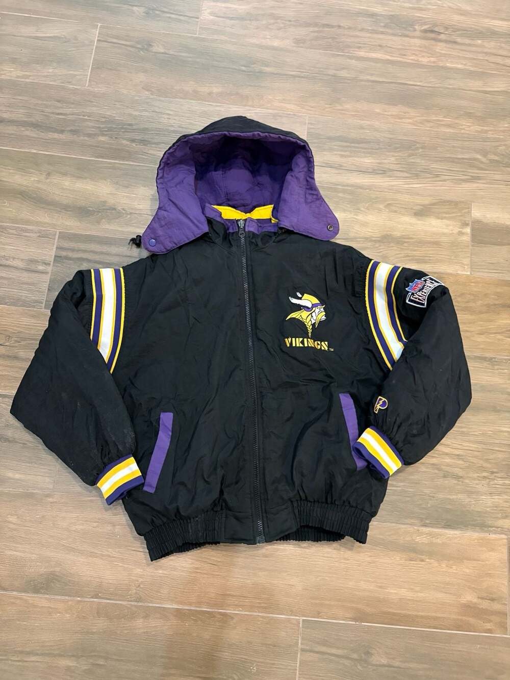 Vintage 90s Pro Player Minnesota Vikings NFL Experience Reversible Puffer Jacket